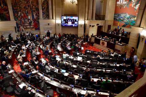 Reducción del salario a congresistas: así va debate sobre eliminación de prima de servicios