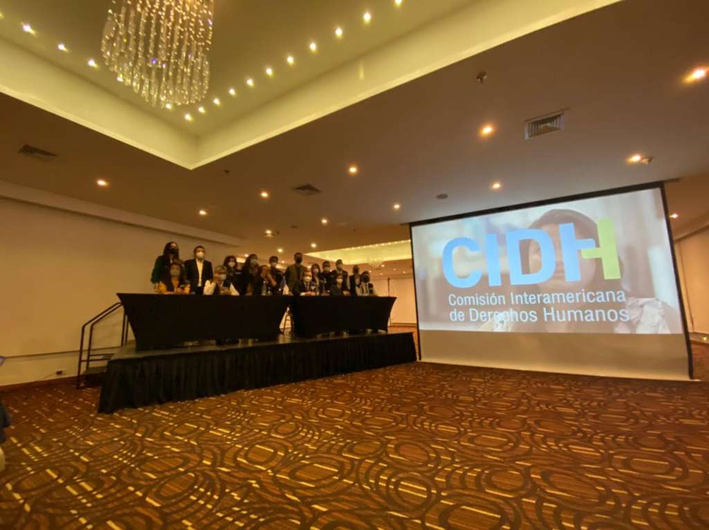 Antonia Urrejola, presidenta de la CIDH, quien hace parte de la Comisión que llegó a Colombia para adelantar la visita de trabajo en materia de derechos humanos aseguró que se deben buscar alternativas a nivel nacional y local para avanzar con el diálogo.