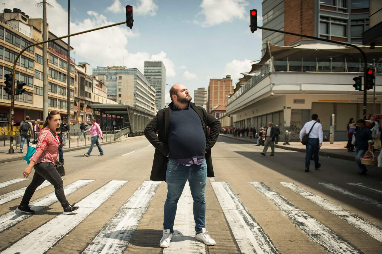 Santiago Rivas posa en el centro de Bogotá/Foto: David Schwarz