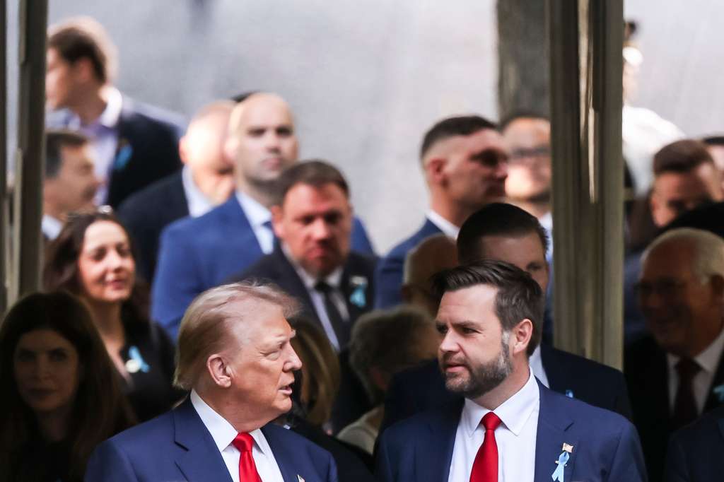 New York (United States), 09/09/2024.- Republican presidential candidate Donald J. Trump (L) and Republican vice presidential candidate Senator JD Vance of Ohio (R) attend the 23rd annual 9/11 commemoration ceremony at the National September 11 Memorial & Museum in New York, New York, USA, 11 September 2024. (Nueva York) EFE/EPA/SARAH YENESEL