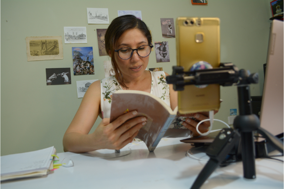 Adriana Montes creó el espacio de lectura Cuentos cuarentenos.