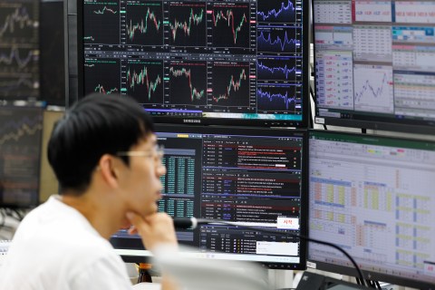S&P 500 suma ocho semanas de alzas: paz en Medio Oriente y auge de la IA sostienen rally