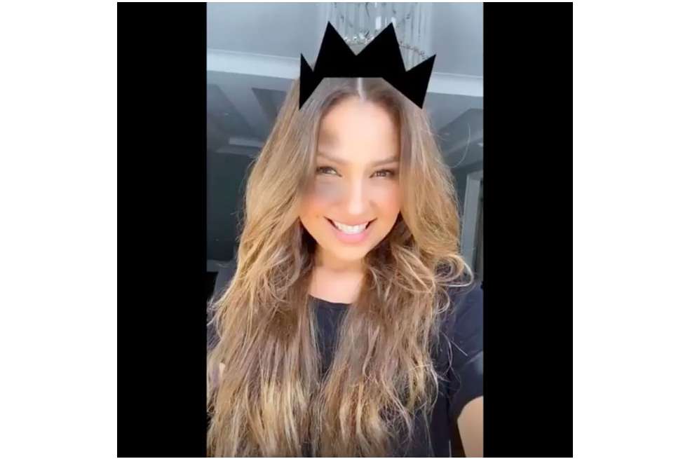 Thalía transformada una vez más en su personaje María la del barrio gracias a su nuevo filtro de Instagram.