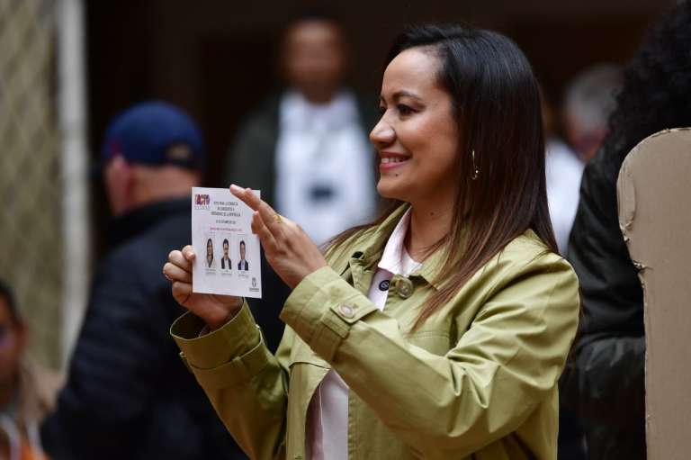 La exministra y precandidata Carolina Corcho instó a la ciudadanía a "participar masivamente" en la consulta y subrayó en la importancia de que el Pacto Histórico haya "utilizado un instrumento de la democracia para definir por voto popular sus dignidades".
