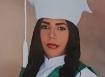 La mujer observaba desde el balcón una riña cuando recibió el impacto de bala.