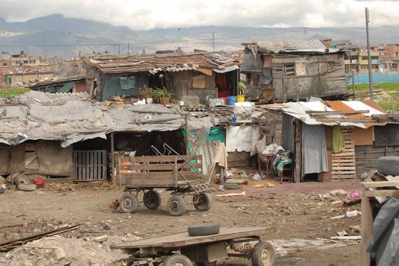 El Virus de la Pobreza es el que tiene postrada a América.