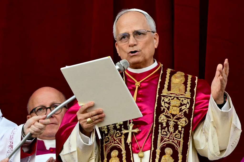 Primera presentación del papa León XIV, luego de ser elegido.