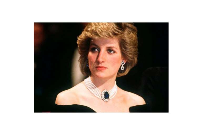 El 31 de agosto de 1997, Diana de Gales falleció, como consecuencia de un accidente automovilístico, en el interior del Túnel de l'Alma, en París, Francia.