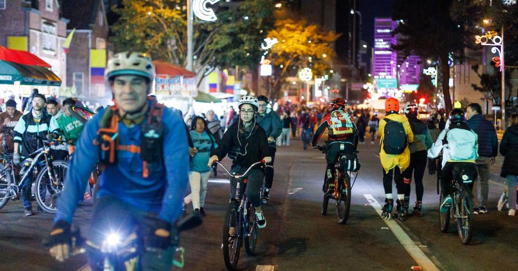 A partir de las 6:00 p.m. y hasta la media noche, las y los bogotanos podrán rodar en 24 carriles habilitados.