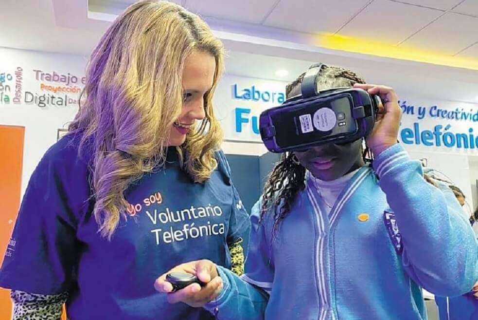 Niños de colegios distritales reciben formación de empresas privadas. / Cortesía Fundación Telefónica