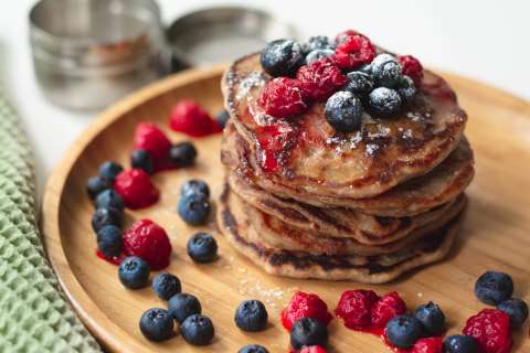 Receta: pancakes de banano y chips de chocolate