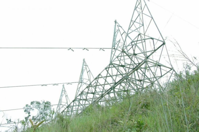 Servicio de energía restablecido parcialmente en Tumaco tras ataque de las Farc