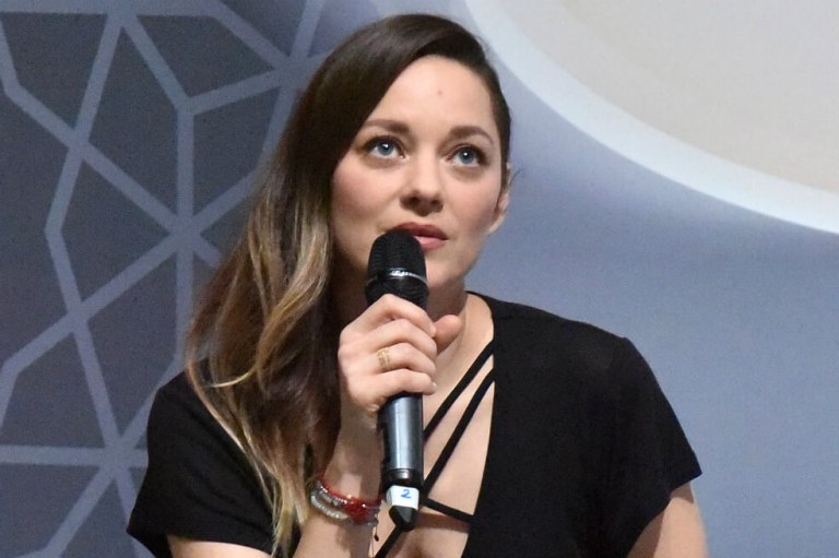Marion Cotillard prefiere la investigación sobre la improvisación