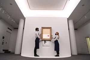 Subastarán una versión singular de “Niña con globo” firmada por Banksy