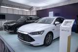 ¿Cuáles son los factores que definen el precio de los carros eléctricos?