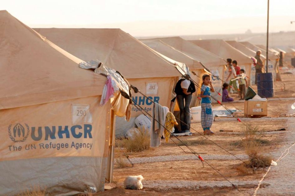 Sirios que huyeron de la violencia en su país en un campamento para refugiados sirios en el área de Zaatarin de la gobernación de Mafraq (Jordania). Foto EFE