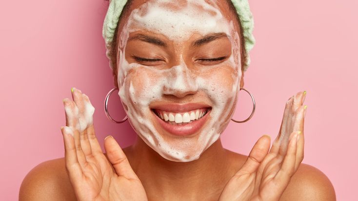 6 consejos para mantener una piel saludable y radiante sin tratamientos invasivos