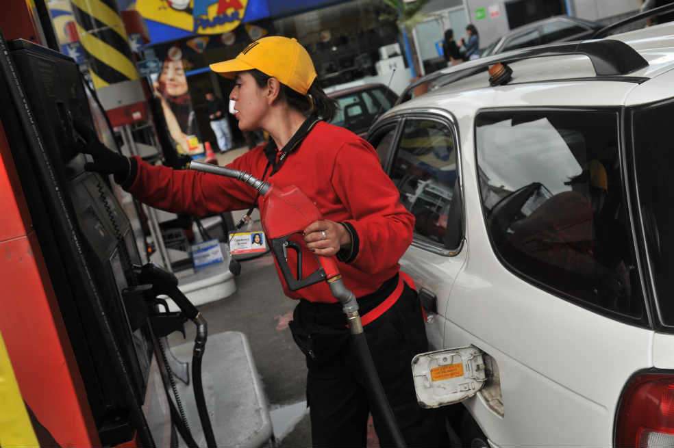 Si el Fondo de Estabilización de Precios del Combustible cierra este año con déficit, tendría que compensarse con recursos derivados del presupuesto general de la Nación. / Archivo