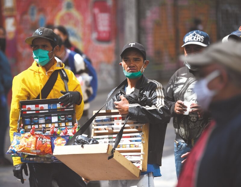 Antes de la pandemia, la informalidad ya rondaba 50 %.
