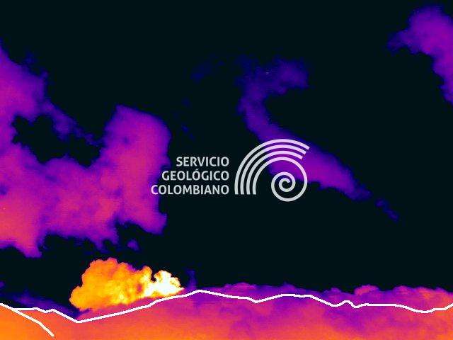 En esta imagen se aprecia el registro de una de las cámaras térmicas del SGC durante la emisión de ceniza ocurrida el lunes a las 7:27 p.m.