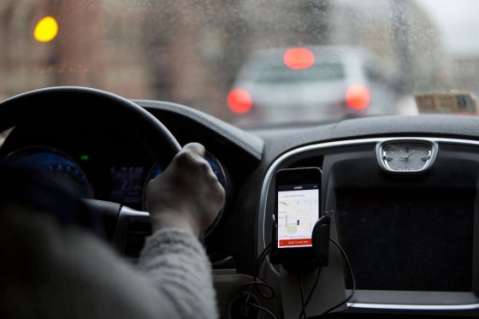 Malestar entre usuarios de Uber en Bogotá por cobros abusivos en día sin carro