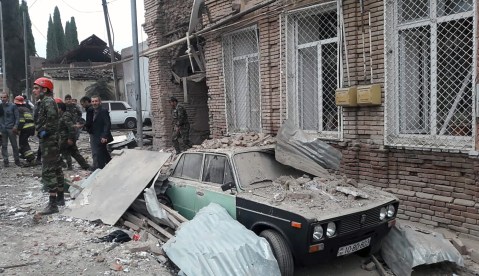 Ataques con cohetes y bombardeos: se intensifica el conflicto de Nagorno Karabaj