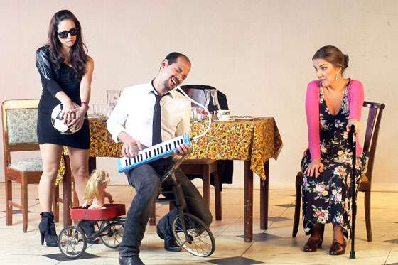 Estreno obra teatral Golpes en el sótano