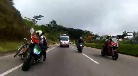 Motociclista arrolló a ciclista en la vía Bogotá-Villeta