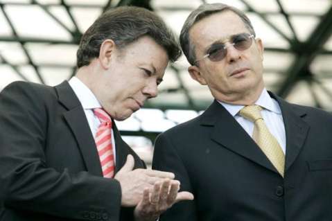 "Estamos listos a seguir dialogando con el Centro Democrático": Santos