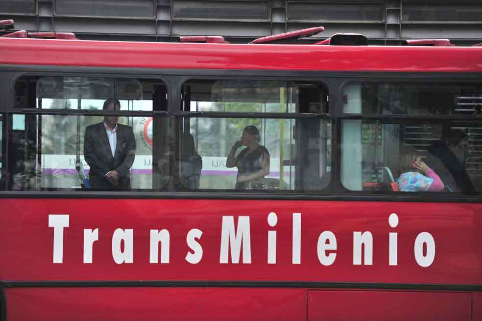En mayo de 2013 el Distrito renegoció los contratos de Transmilenio para las fases I y II, en los que aprobó extender la vida útil de los buses. / David Campuzano