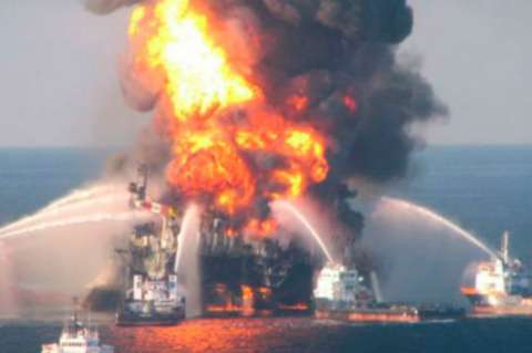 Tres muertos y seis desaparecidos por explosión en plataforma de Petrobras en Brasil