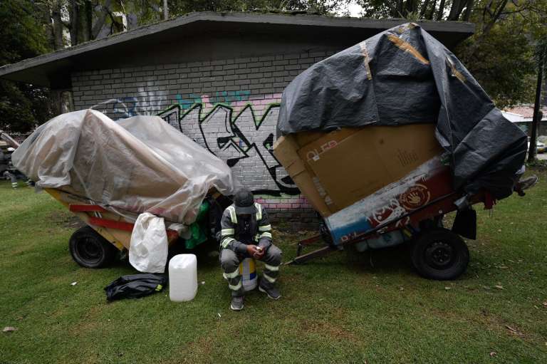 La mañana del miércoles 15 de mayo de 2024, un grupo de aproximadamente 500 recicladores realizaron un plantón frente a las instalaciones de la CRA para exigir mejores condiciones laborales.