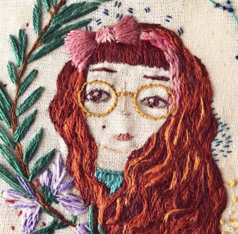 Autoretrato bordado por Daissy Romero.