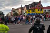 Migrantes protestan en el centro de Bogotá tras ser desalojados