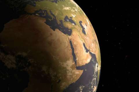 La Tierra pudo tener en sus inicios una superficie sólida y continua