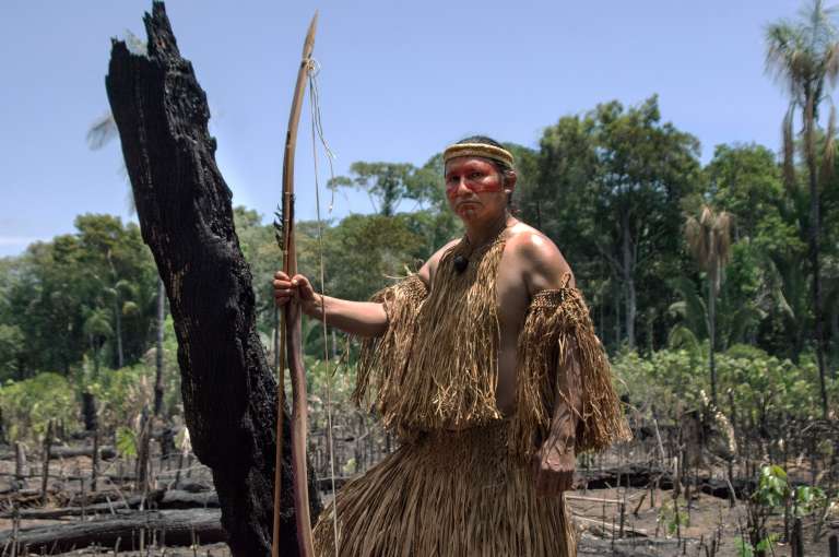 Indígenas Mura, en Brasil y su lucha por proteger la Amazonia su territorio.