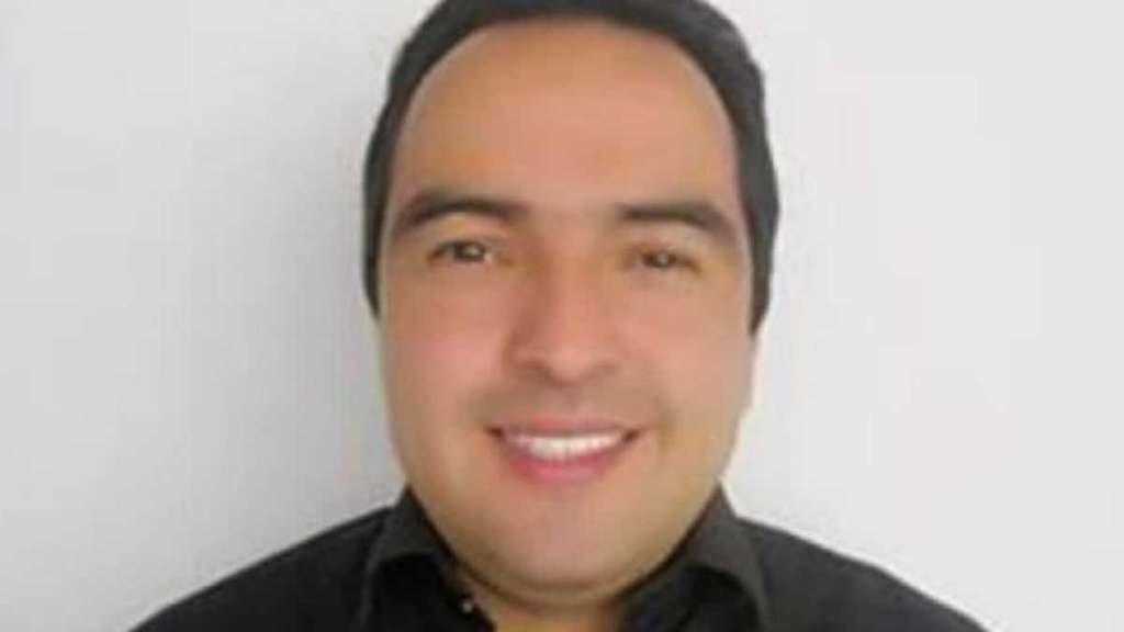 Oswaldo Ordóñez, de 41años trabaja como docente desde hace 15 años en el Instituto Incap.