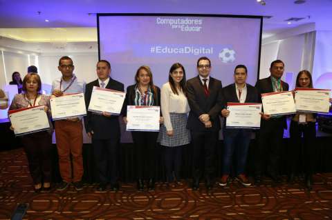 Cinco profesores fueron premiados por el programa Computadores para Educar