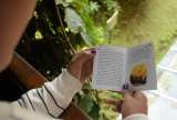 ¿Quiénes llevan en el bolsillo los cuentos de escritores espontáneos de Medellín?