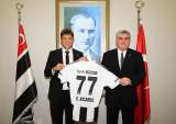El Besiktas turco presentó al volante colombiano Elan Ricardo
