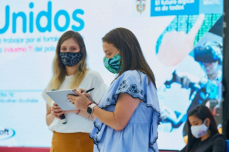MinTIC y Fedesoft firman acuerdo para impulsar empresas del sector TI