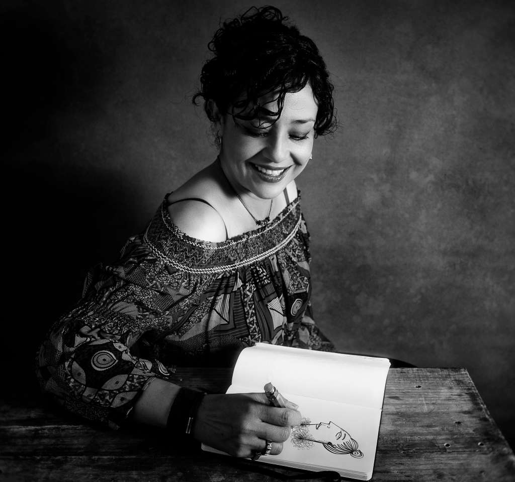 Valeria Gallo, ilustradora mexicana y autora del libro “En sus zapatos”, publicado por Océano Travesía.
