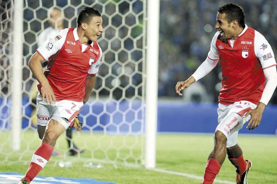 Luis Carlos Arias (izq.) y Wílder Medina, los anotadores de los goles cardenales en el estadio de Tunja.