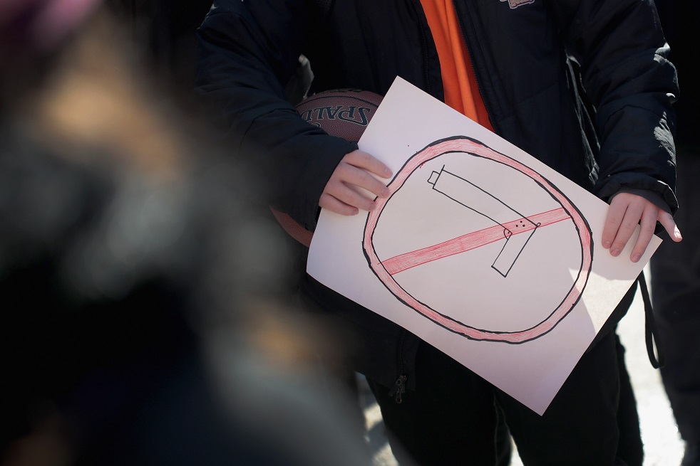 De acuerdo a un informe de Everytown for Gun Safety, entre el 1 de agosto y el 31 de diciembre del año pasado se produjeron 136 hechos con armas de fuego en instalaciones escolares de Estados Unidos, una cifra que es casi cuatro veces la media para ese periodo desde 2013, cuando la organización empezó su contabilidad.