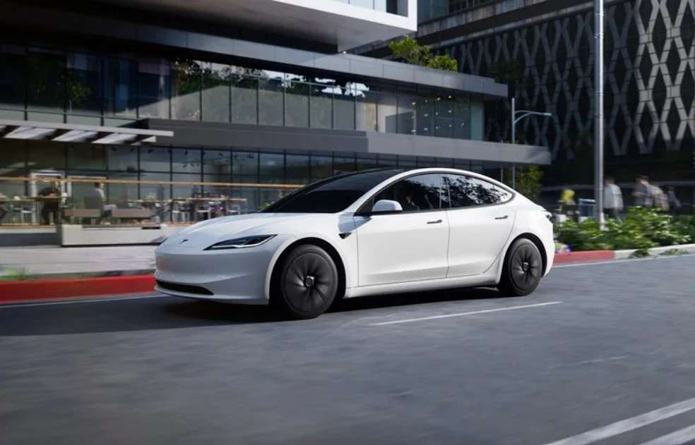 Tesla presenta versiones más económicas del Model Y y Model 3