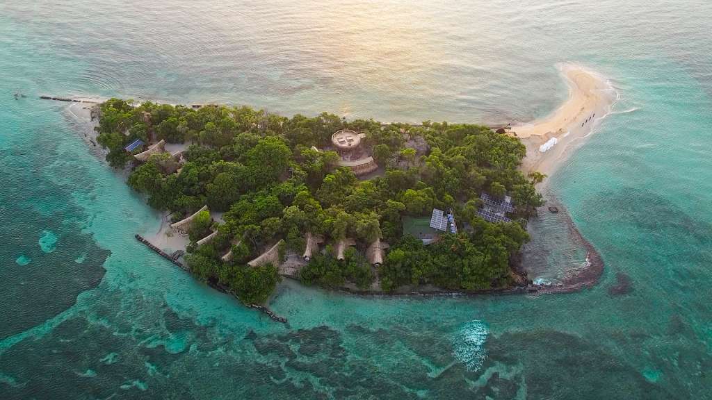 Isla Corona, un nuevo destino en Colombia, donde cada detalle está diseñado para conectar con la naturaleza.