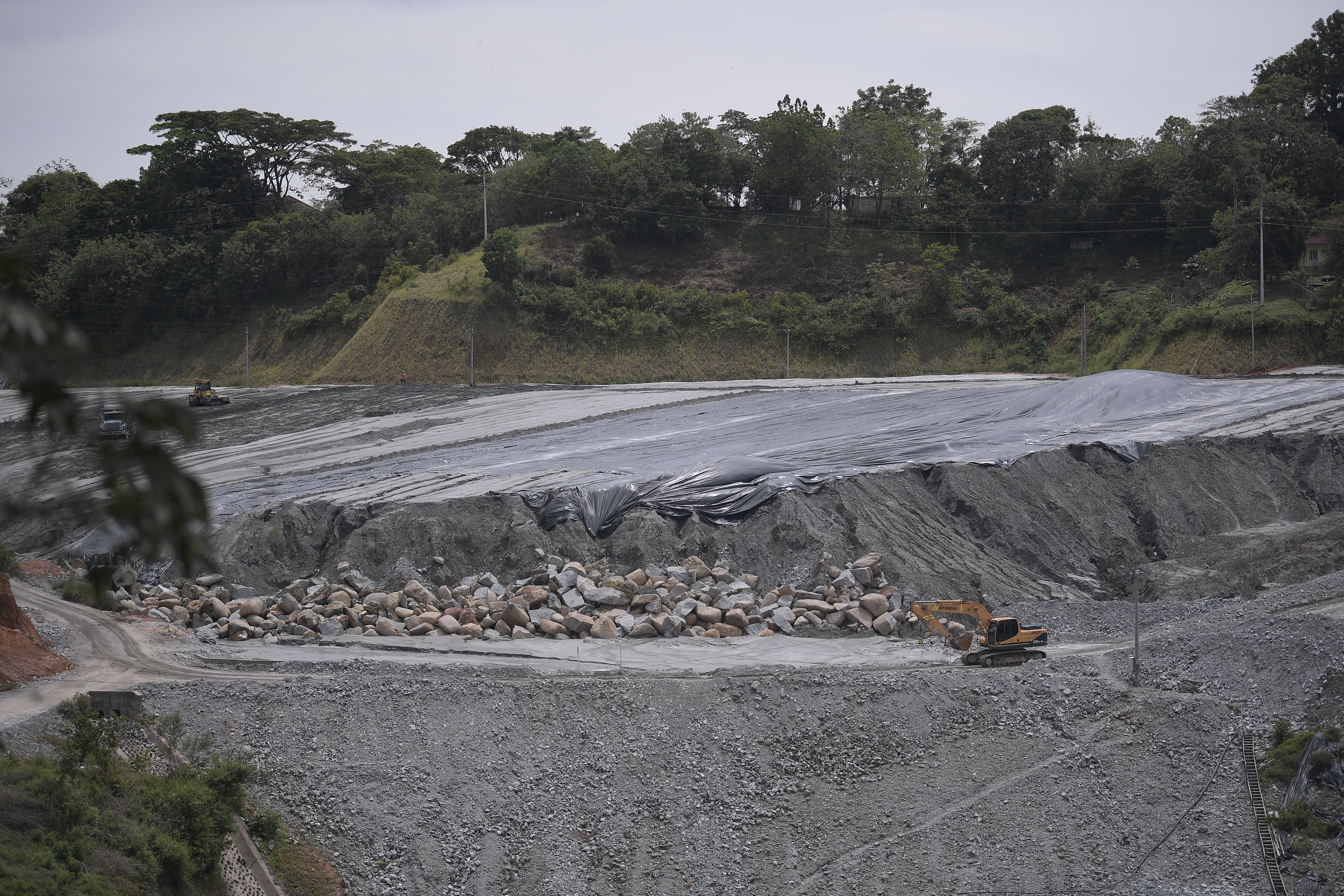 Compañía minera, líder en la exploración y producción de oro y plata, con operaciones en Segovia, Antioquia.