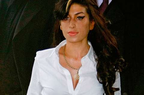 Roban el vestido de novia de Amy Winehouse