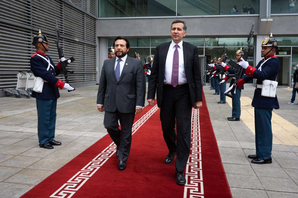 El Viceministro de Relaciones Exteriores de Colombia, Embajador Francisco Echeverri, recibió al Vicepresidente de la República de El Salvador, Félix Ulloa.