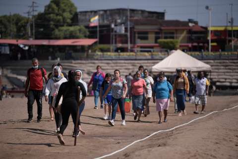 El derecho al trabajo digno: una deuda con las mujeres migrantes